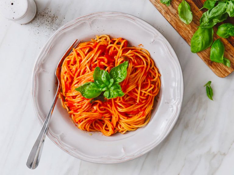 Pasta al pomodoro: la ricetta semplice e veloce per un piatto irresistibile